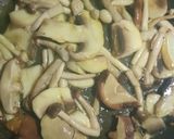 Foto del paso 1 de la receta: Pollo con setas y espinacas