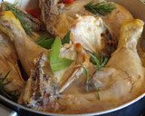 Foto del paso 3 de la receta: Guiso de pollo al whisky con corazones de alcachofas en salsa de pimiento