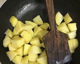 A picture of step 2 of Dahi ke Aloo.