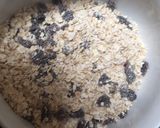 Foto langkah ke 2 dari resep Oatmeal Raisin Cookies.