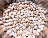 Hình bước làm 1 của món 🌱 Chè Hạt Sen Nhãn Nhục Táo Đỏ