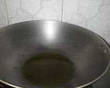 A picture of step 2 of Amritsari masala nutri with bread.