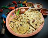 પંજાબી આલૂ પરાઠા (Punjabi Aloo Paratha Recipe In Gujarati) રેસીપી સ્ટેપ8ફોટો