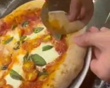 Foto del paso 6 de la receta: Pizza Napolitana Margarita, con masa congelada #ThinkingFoods