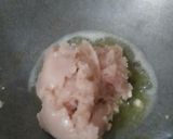 A picture of step 2 of Chicken bun.