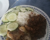 Foto del paso 3 de la receta: Lentejas guisadas, pollo frito arroz blanco y ensalada 😋🤤