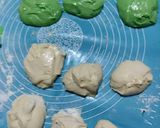 Foto langkah ke 5 dari resep Roti Sobek, Pandan Dan Keju #563.