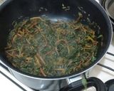 Foto del paso 5 de la receta: Huevo con Verdolagas 🌱 en salsa roja 🌶