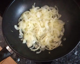 Foto del paso 2 de la receta: Salmón y sepia encebollados