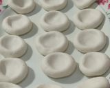 Gambar langkah 2 resipi Kuih Tepung Bunga.