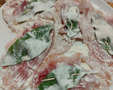 Foto del passaggio 2 della ricetta Saltimbocca alla Romana