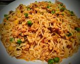 A picture of step 3 of Egg Maggi.