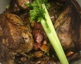 Coq au vin - kakas vörösborban recept fázis 6 fotója