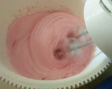 Foto langkah ke 3 dari resep Bolu Panggang Strawberry Putih Telur (NO BAU TELUR).