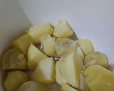 Foto langkah ke 1 dari resep Kentang Panggang Topping Carbonara Ayam.