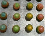Foto langkah ke 8 dari resep Thousand Layer Mooncakes.