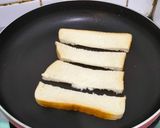 Foto langkah ke 2 dari resep Telur Gulung Roti.