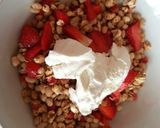 A picture of step 2 of My fresh Strawberry Granola with Greek yogurt 😻.