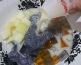 Foto langkah ke 3 dari resep 63. Es Yakult Meriah.