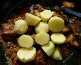 A picture of step 5 of Chicken ka salan.