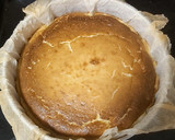 Foto del paso 4 de la receta: Tarta de queso la viña con yema tostada