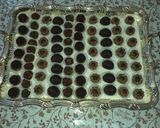 صورة لخطوة 1 من وصفة حلوة بكوكو وشوكولاته (اربعة اشكال)