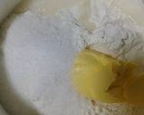 Foto langkah ke 2 dari resep Bolen Isi Pisang Keju.