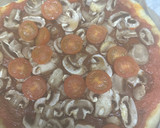 Foto del paso 2 de la receta: 543. Pizza de chorizo y champiñones (principal pasta)