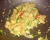 รูปขั้นตอนการทำที่ 5 ของ ไก่กรอบผัดผงกะหรี่