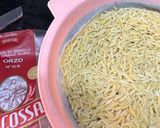 A picture of step 2 of Masala orzo pasta.