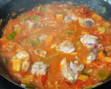 Foto del paso 4 de la receta: Pollo con fritada de verduras