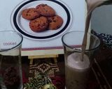 A picture of step 4 of Cookies milk shake.