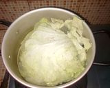 Foto langkah ke 3 dari resep Sawi gulung isi ayam saos pedas.