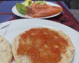 Foto del paso 2 de la receta: Bocata de salmón con aguacate y tomate