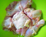 Foto del paso 1 de la receta: Estofado de pollo con champiñones, zanahoria y patatas