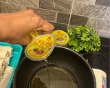 Foto langkah ke 4 dari resep Crispy Vietnamese-Style Lumpia.
