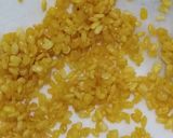 A picture of step 9 of Moong daal namkeen.