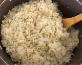 Foto del paso 3 de la receta: Arroz con tallitos de perejil