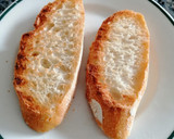 Foto del paso 7 de la receta: Tosta con Rillette de caballa en aceite
