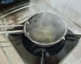 A picture of step 2 of Farali kadhi.