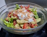 Une image de l'étape 3 de Salade au pesto et mozzarella.