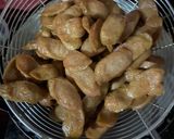 Foto langkah ke 2 dari resep Sosis ayam saus tiram.