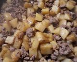 A picture of step 2 of Ground Beef and Potatoes.