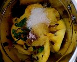 A picture of step 2 of Yellow Watermelon juice.