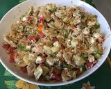 Une image de l'étape 14 de Salade de riz au thon, légumes et feta sauce truffée.
