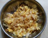 A picture of step 2 of Egg Bhurji Paratha.