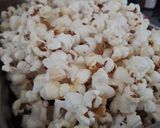 Foto del paso 3 de la receta: Popcorns/pochoclos azucarados y crocantes 👌