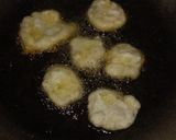 Foto langkah ke 3 dari resep Olahan pisang dan tepung tapioka Simple.
