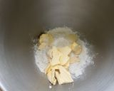 Une image de l'étape 2 de Pâte brisée rose à l'épeautre, cerise et vanille.