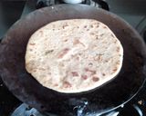 A picture of step 4 of Sattu paratha.